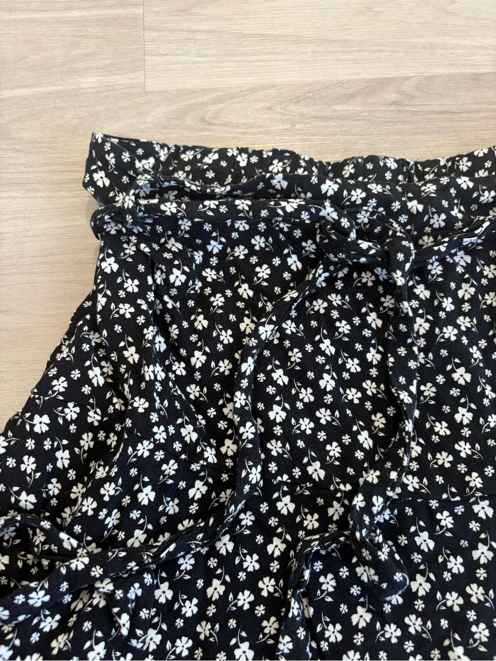 Black Floral Ruffle Mini Skort - Picture 6 of 8